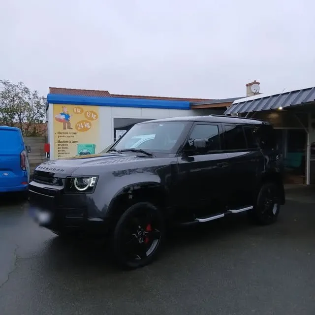4x4 noir propre